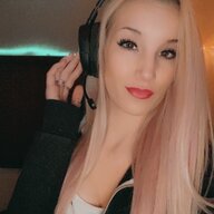 Blonde_Chick_88